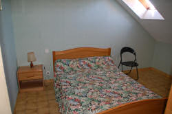 Chambre à coucher pour 2 adultes + lit pour enfants